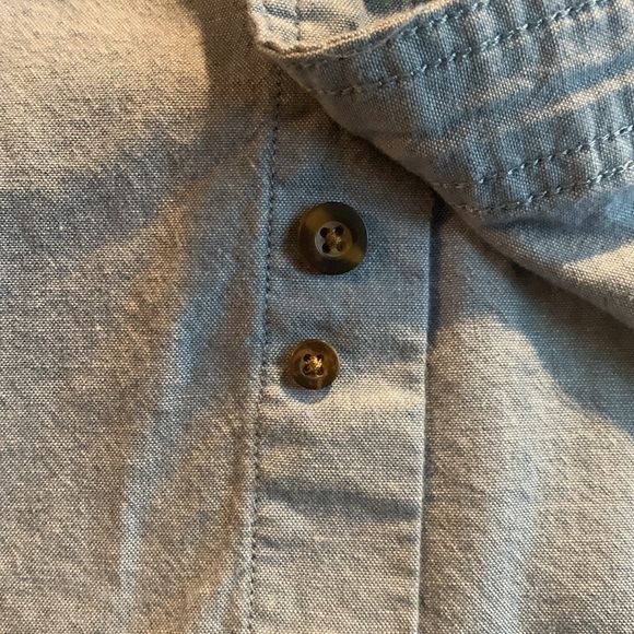 Men’s Carhartt light blue, short sleeve button up. Washed, never worn. Size 2XL - Picture 4 of 8